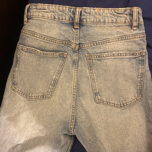 ZARA HIGH RISE MOM JEANS - Picture 4 of 4